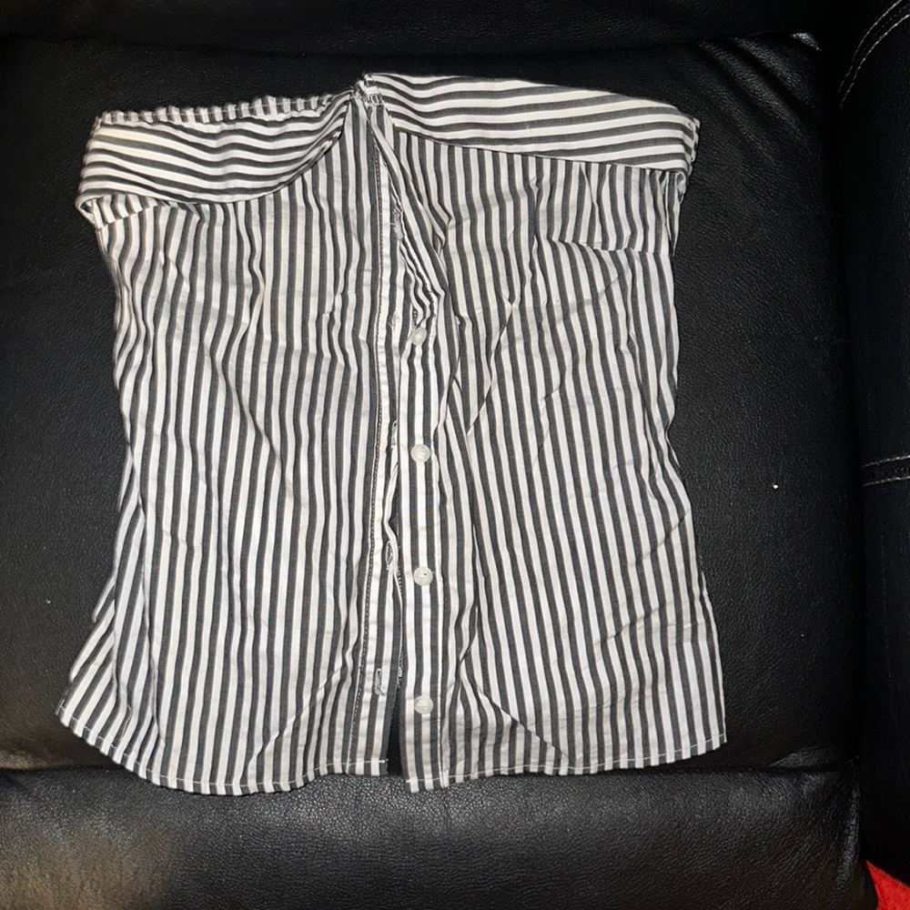 Like stripes? This bundle will carry you through the seasons. All items included